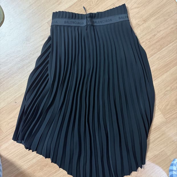 (F38)발렌시아가 비대칭 플리츠 치마