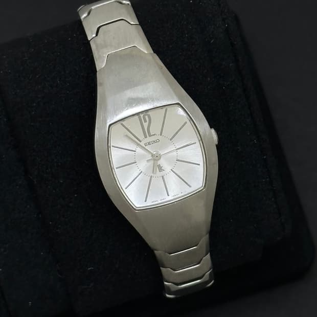 세이코 루키아 화이트 다이얼 시계