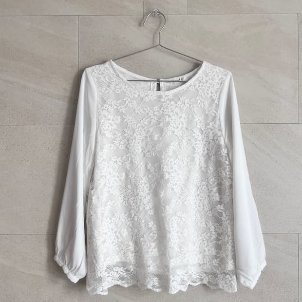 화이트 레이스 블라우스