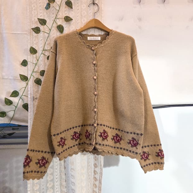 꽃 포인트 울 가디건