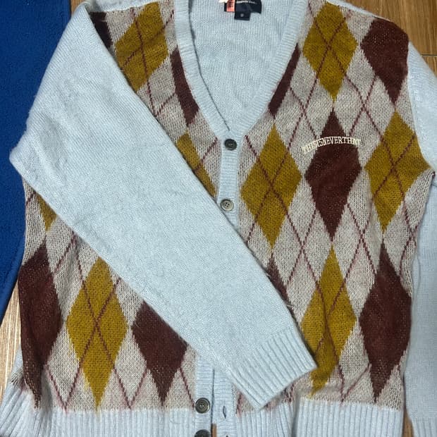 디스이즈네버댓 아가일 니트 가디건