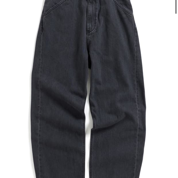 해칭룸 커브드 진 워시드 블랙