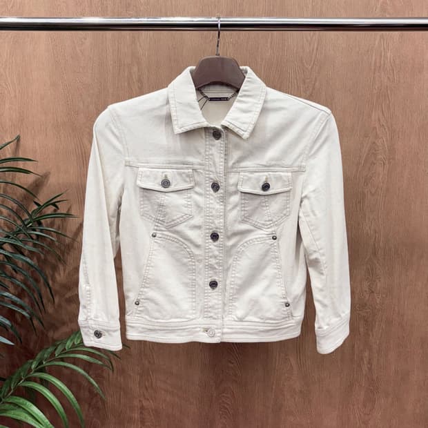 마이클코어스 스트레치 데님 트러커 자켓 스티치 메탈 버튼 디테일 화이트