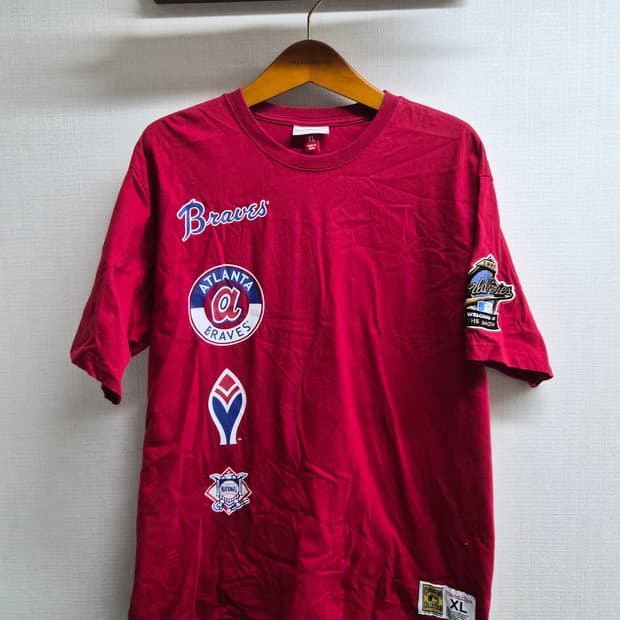 XL/110) 미첼앤네스 MLB 애틀란타 브레이브스 반팔티 팝니다