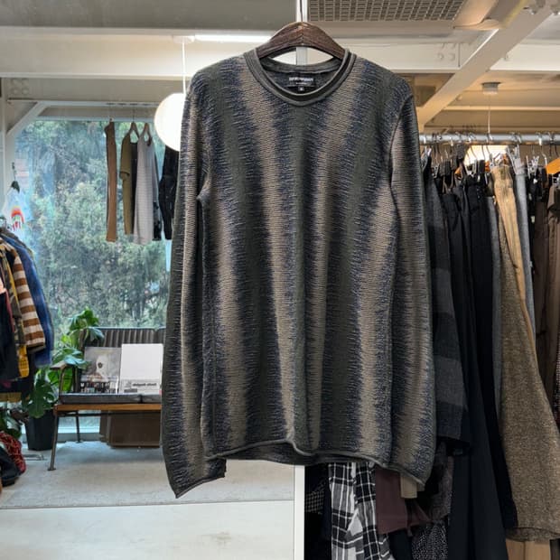 엠포리오 아르마니 니트