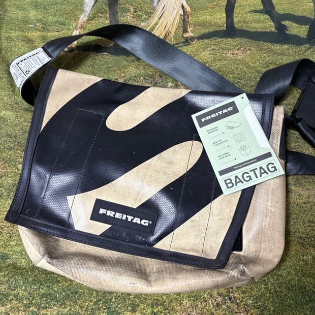 프라이탁 덱스터 초희귀 흰검컬러