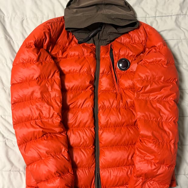 CP컴퍼니 DD쉘 경량패딩