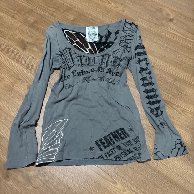 “Glitz” 00’s Design butterfly Sleeve