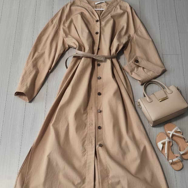 더 캐시미어(the CASHMERE) 브랜드의 고급스러운 셔츠 스타일 롱