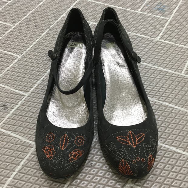 CAMPER 캠퍼 자수 펌프스 구두 240