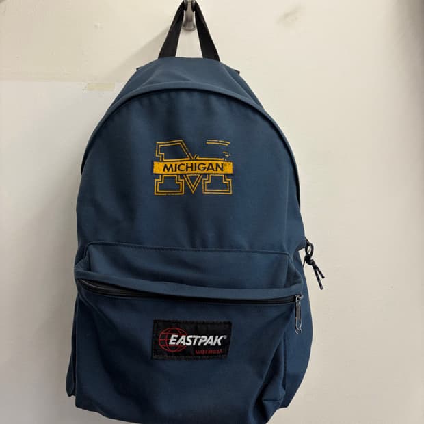 N243. Made in usa 미시간 이스트팩 백팩