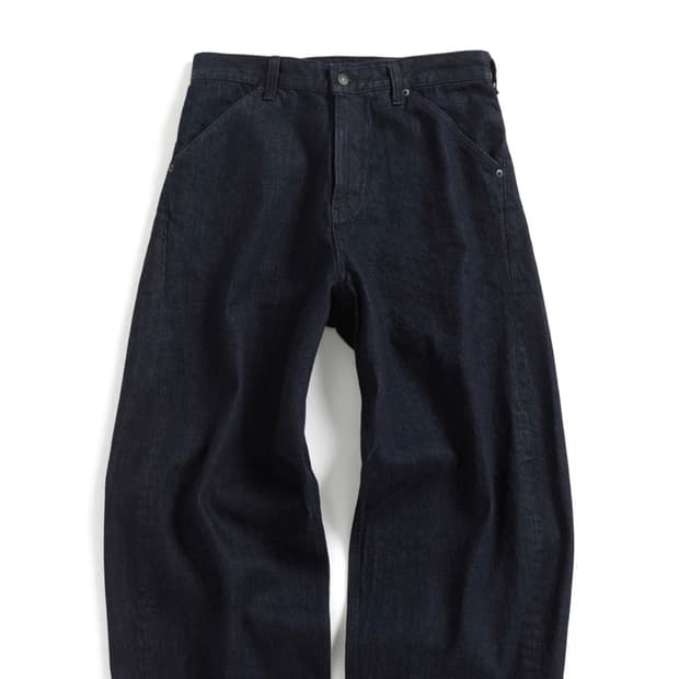 해칭룸 와이드 커브진 워시드 인디고