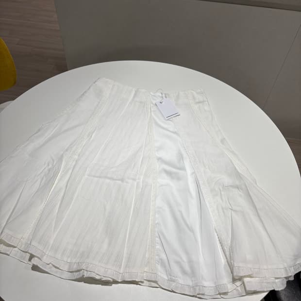 SUNBURNPROJECT 화이트 플리츠 스커트 M