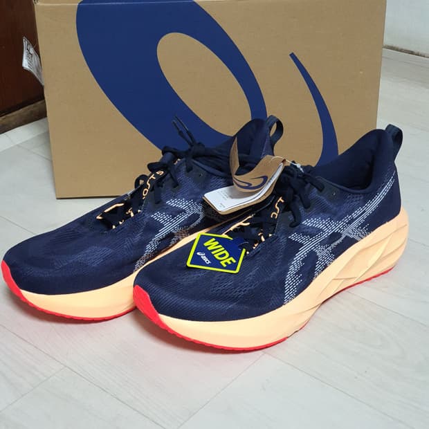 아식스 노바블라스트 5 와이드 300mm 새상품