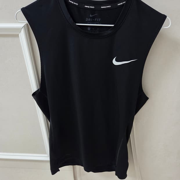 나이키 드라이핏 블랙 민소매 105