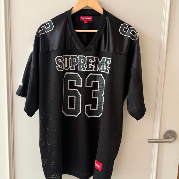 슈프림(Supreme) 본즈 풋볼져지 