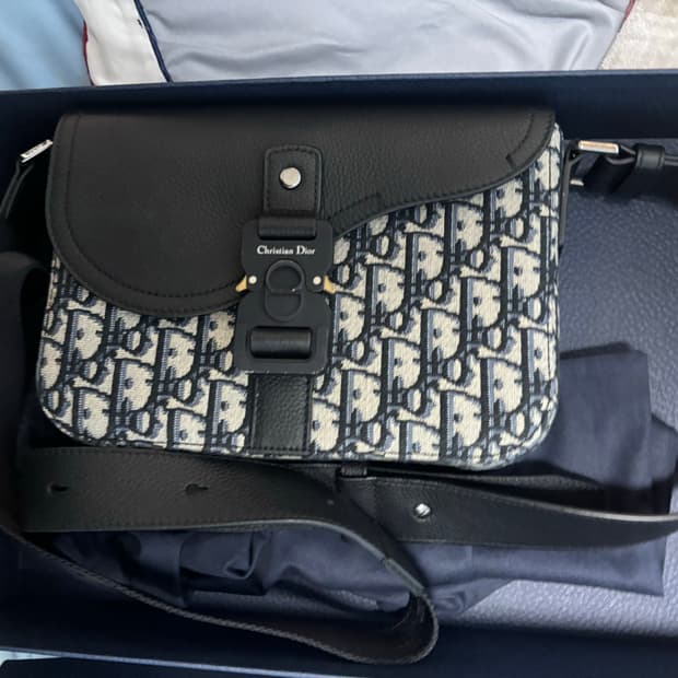 디올 스몰 스트랩 새들백 블랙 남성 크로스백 풀박스