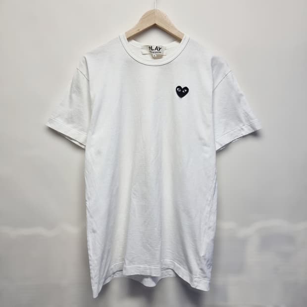 꼼데가르송 하트 와펜 반팔티 105