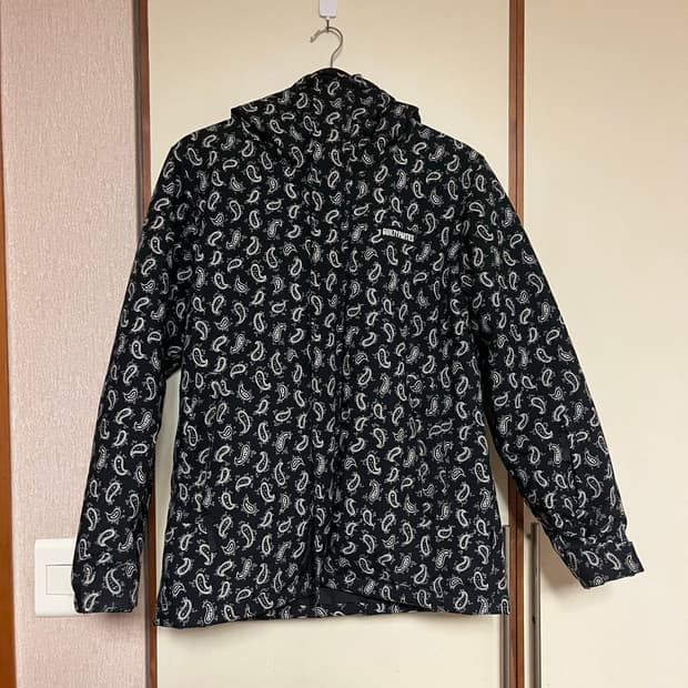 와코마리아 페이즐리 패딩