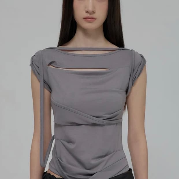 플레어업 티셔츠 Draped Strap Roll-Up T-Shirt