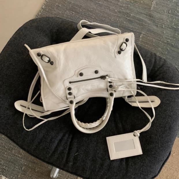 발렌시아가 스몰 모터빅 (르 시티백 옵틱 화이트)