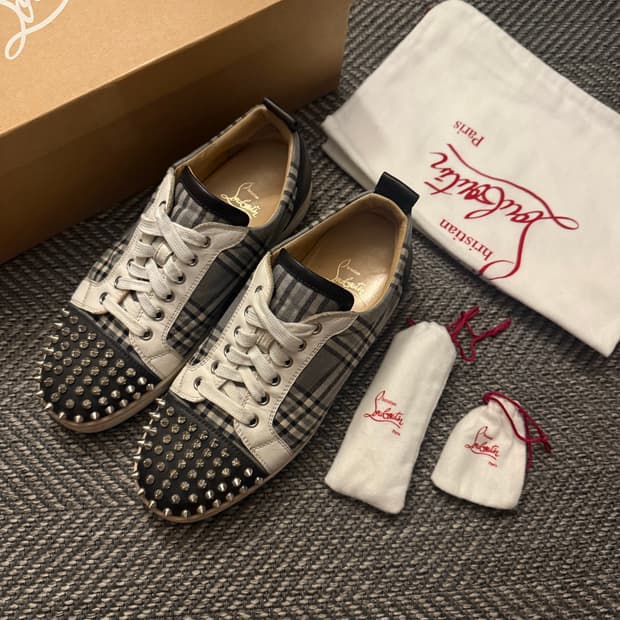 크리스찬 루부탱 루이스 주니어 스파이크 40 사이즈