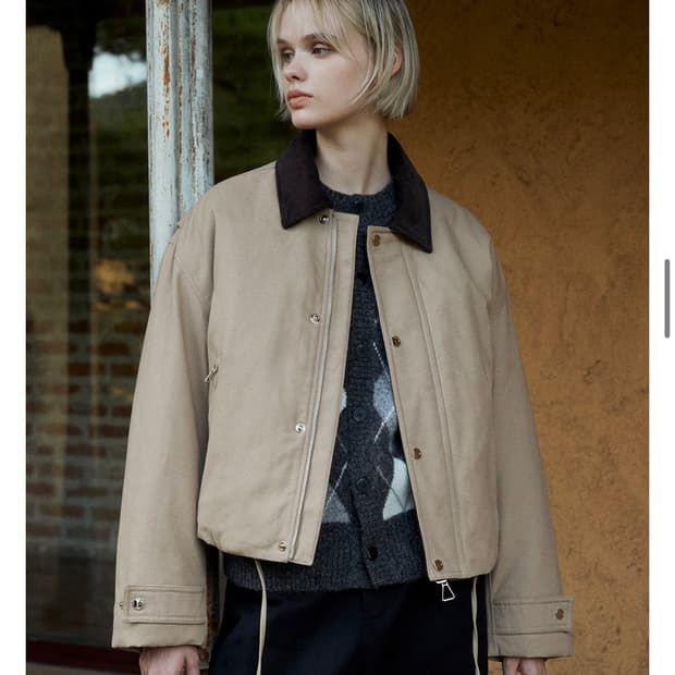 디써티원 패디드 워크 자켓 컨트래스트 카라 블루종 베이지