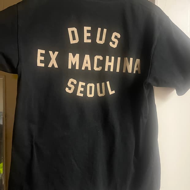 데우스 반팔