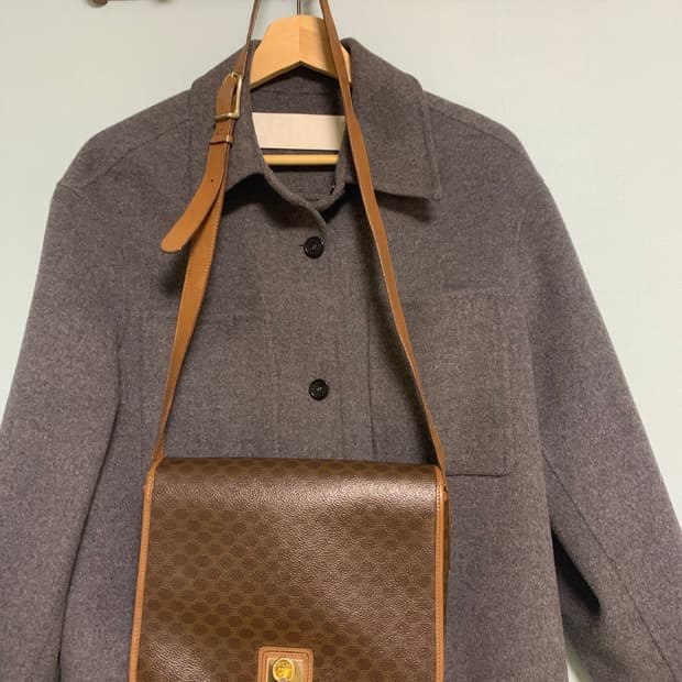 셀린느 마카담 숄더 크로스백. 정품