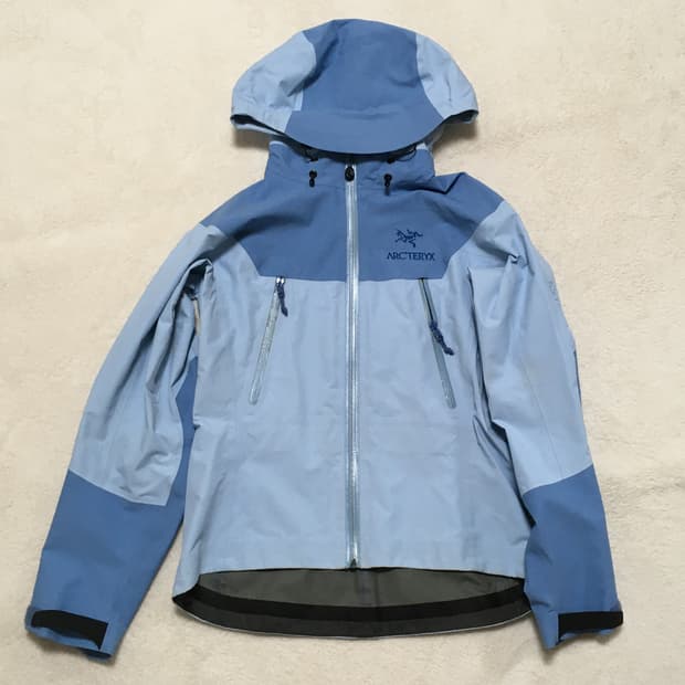 아크테릭스 파스텔 스카이블루 배색 베타 ar beta ar 바람막이