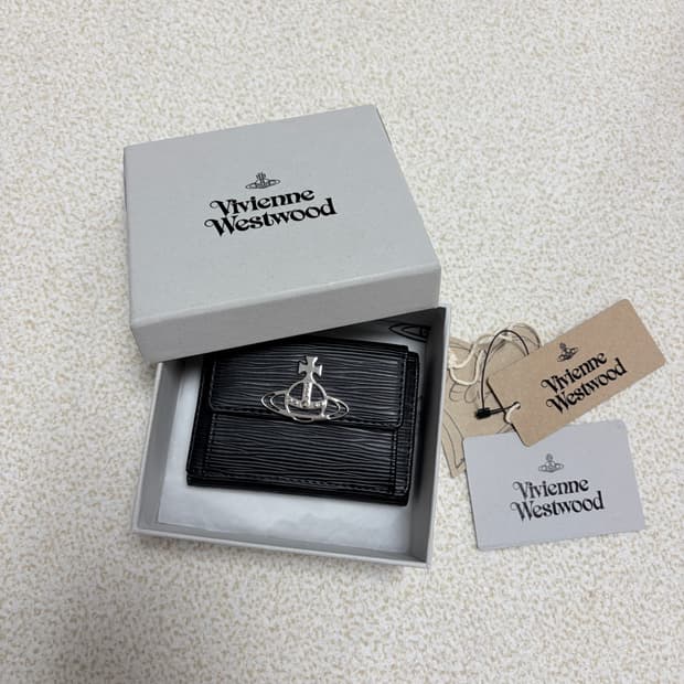 비비안웨스트우드 은장 로고 반지갑 블랙