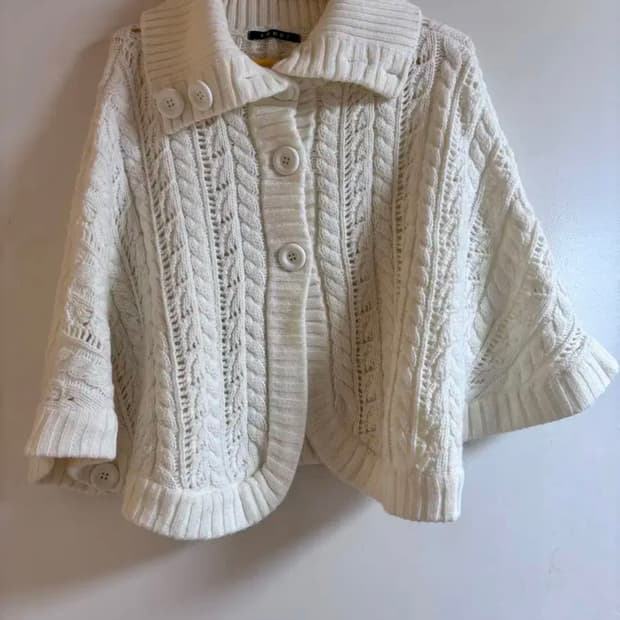 사와코 모리걸 니트케이프