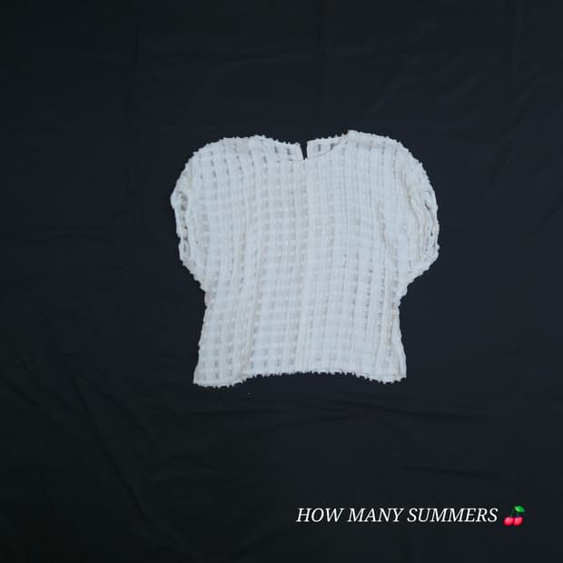 러블리 와플 펀칭 반팔 블라우스 여성 여름 휴양지룩 상의