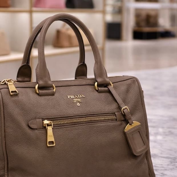[S급] 프라다 비텔로 다이노 모터백 숄더백 판매합니다!!!