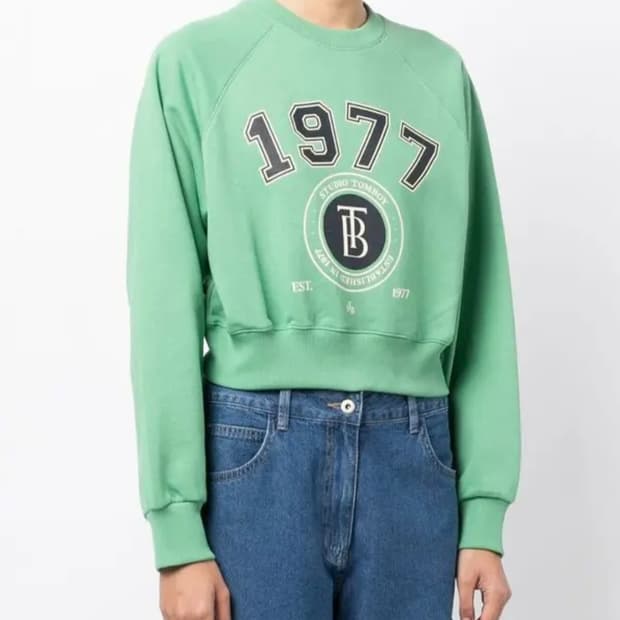 (23년) 톰보이 스튜디오 크롭 그래픽 맨투맨