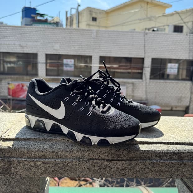 나이키 에어맥스 테일윈드8 245mm