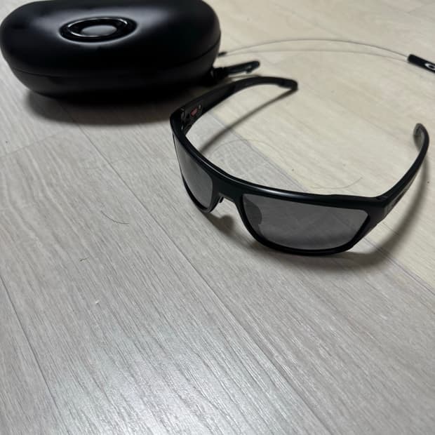 오클리 선글라스