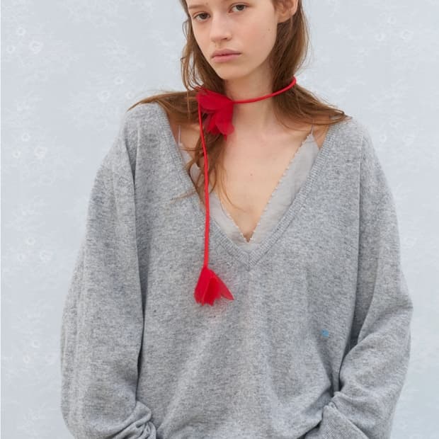 포에토 니트 Serena deep v-neck knit