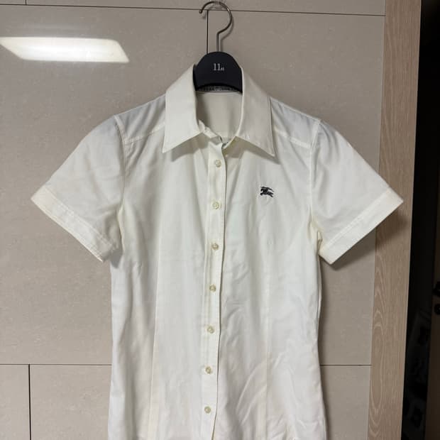 Burberry수입 버버리 셔프겸블라루스