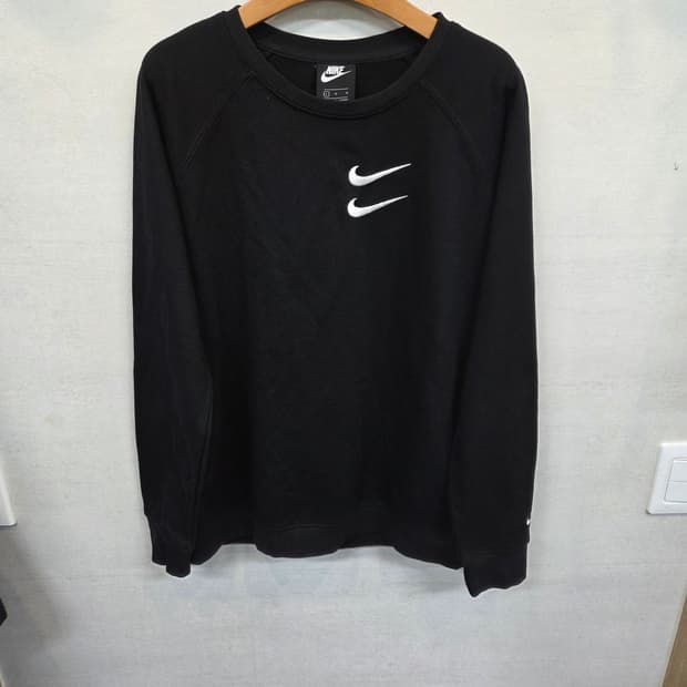 나이키 더블스우시 푸츄라 맨투맨 L