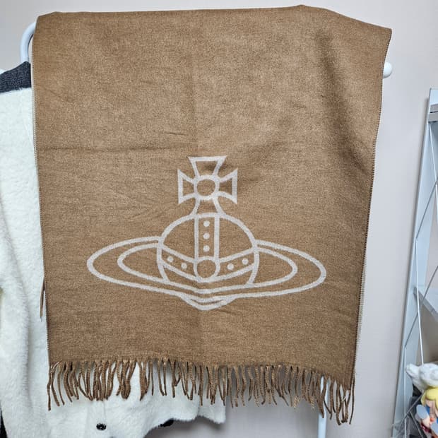 비비안웨스트우드 스타일 더블 컬러 머플러 새상품 카라멜베이지