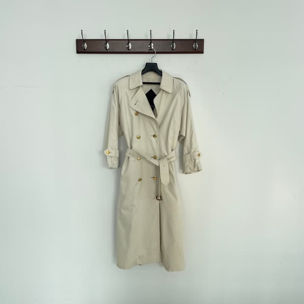 버버리 금장 더블 트렌치 코트