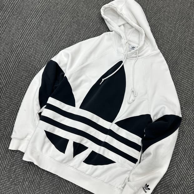 아디다스 빅트레포일 후드티 