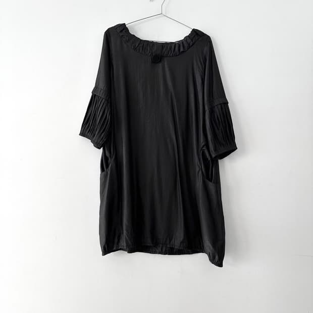 Glossy corsage ops & top / black