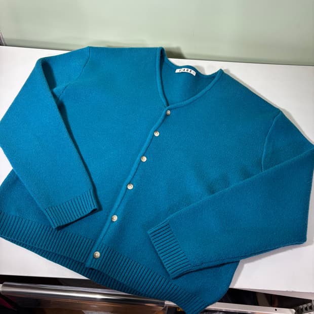 M 수아레 블루 브이넥 가디건