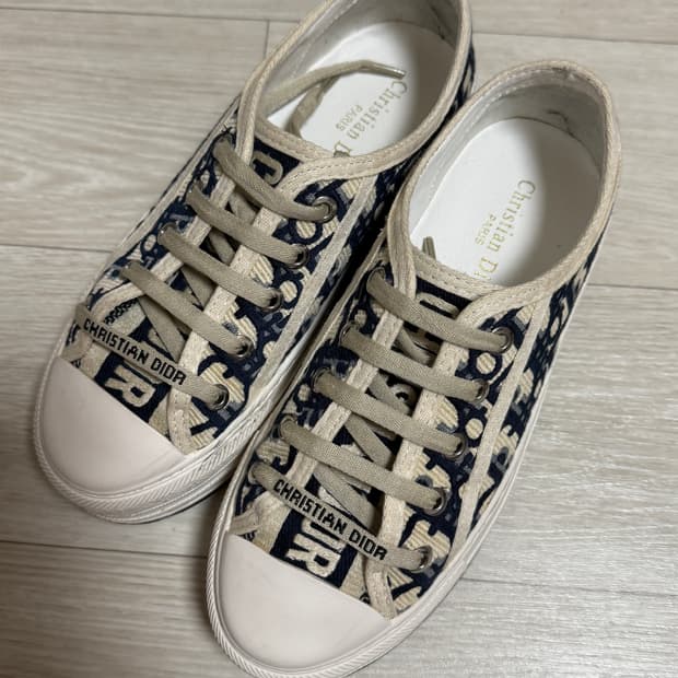 디올 플랫폼 스니커즈