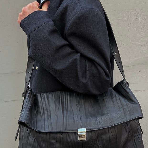 웨이비니스 레더 숄더 크로스백 블랙