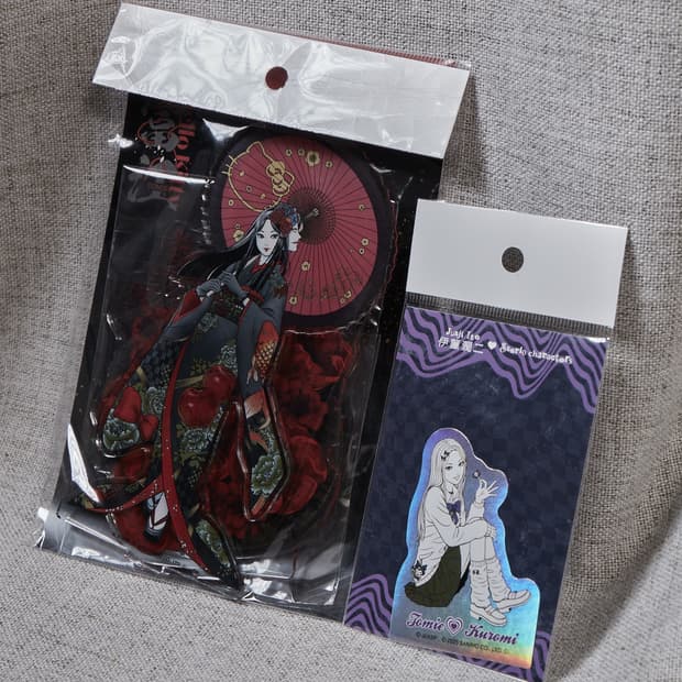토미에 X 산리오 팝업 한정 아크릴 및 스티커