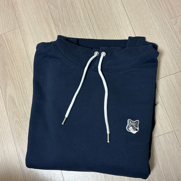 메종 키츠네 그레이 폭스 헤드 패치