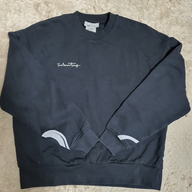 자라x살벤티우스 콜라보 한정판 맨투맨 사이즈 95